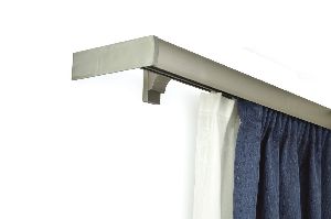 Aluszatén szürke előlapos fém karnis 150cm