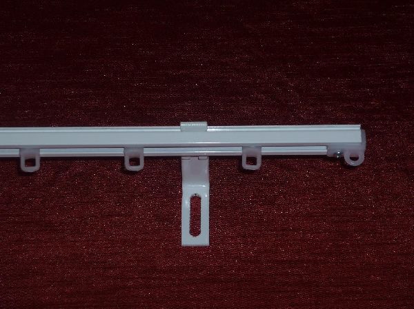 Lapos profil 1 soros, 5cm sarokvassal (oldalfali) 190cm felett