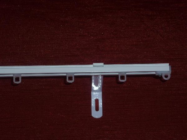 Lapos profil 1 soros, 10cm sarokvassal (oldalfali) 190cm felett