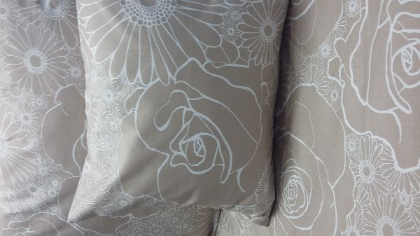 Pamut szatén ágynemű drapp virágos