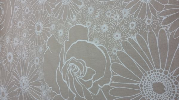 Pamut szatén ágynemű drapp virágos