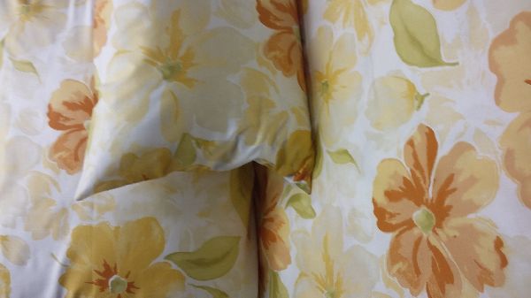 Pamut szatén ágynemű sárga virágos