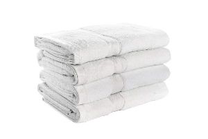 Fehér hotel fürdőlepedő